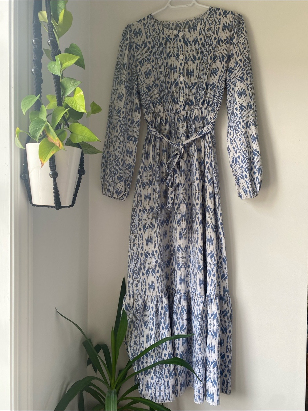 SHEIN Blue and White Ikat Print Long Sleeve Maxi Dress